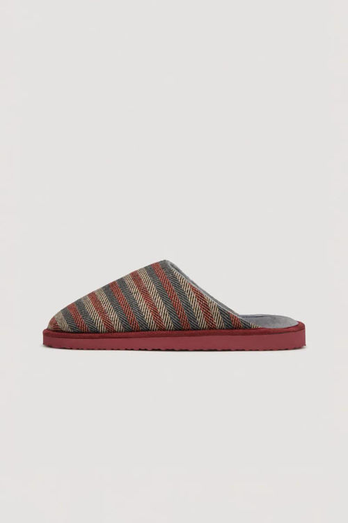 Picture of 8366-HIGH QUALITY AND COMFY MENS BED SLIPPERS IN SIZE 45/46
